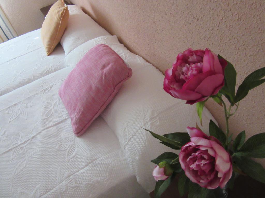 Hotel Hernan Cortes Caces Zimmer foto